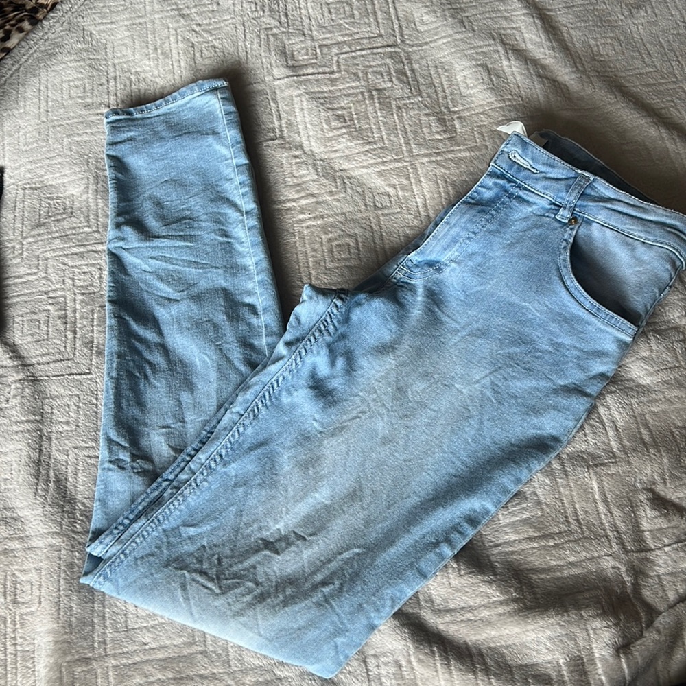 H&M light blue jeans size 8